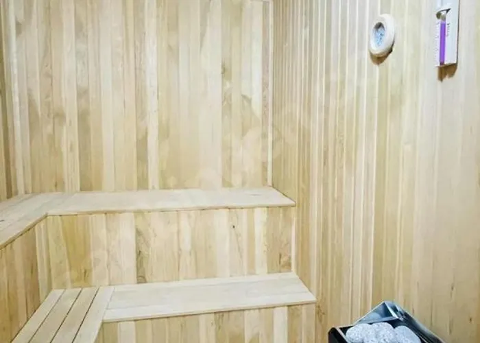 Apartment Centre Pool